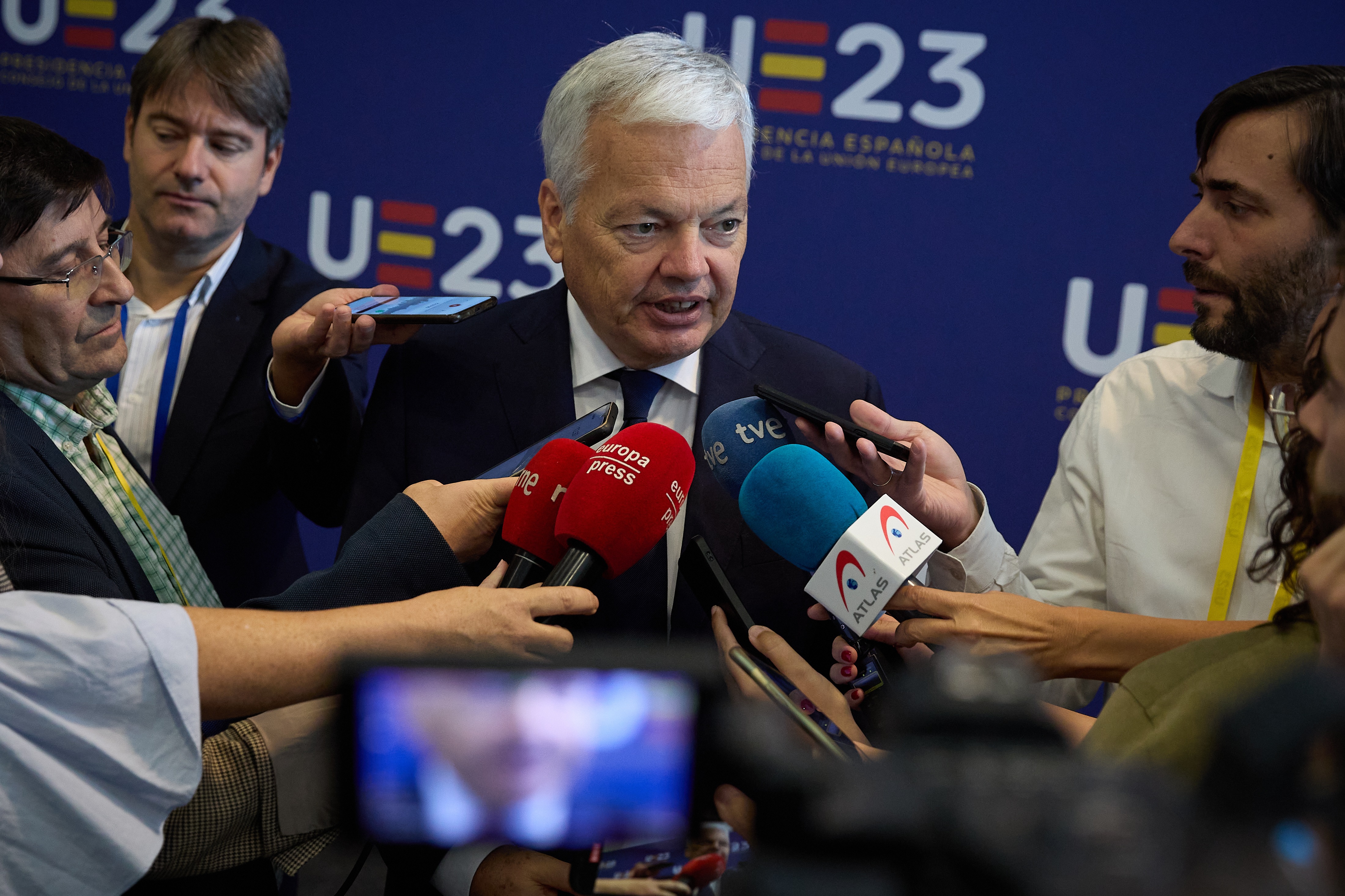 Reynders insiste: Bruselas todavía tiene dudas sobre la ley de amnistía