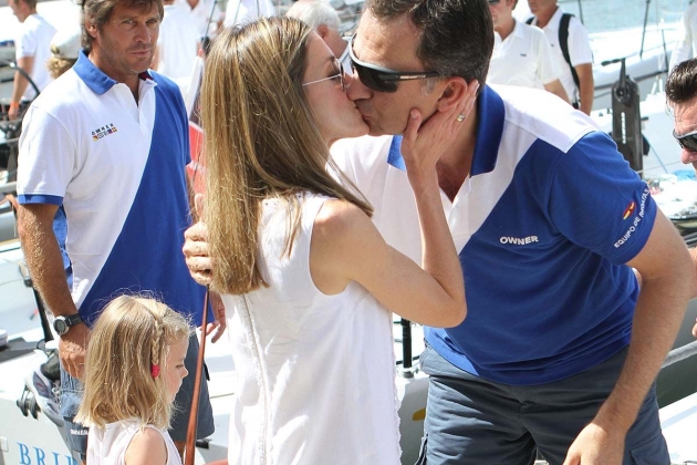 felipe y letizia beso 1621406011 felipe y letizia beso 1621406011