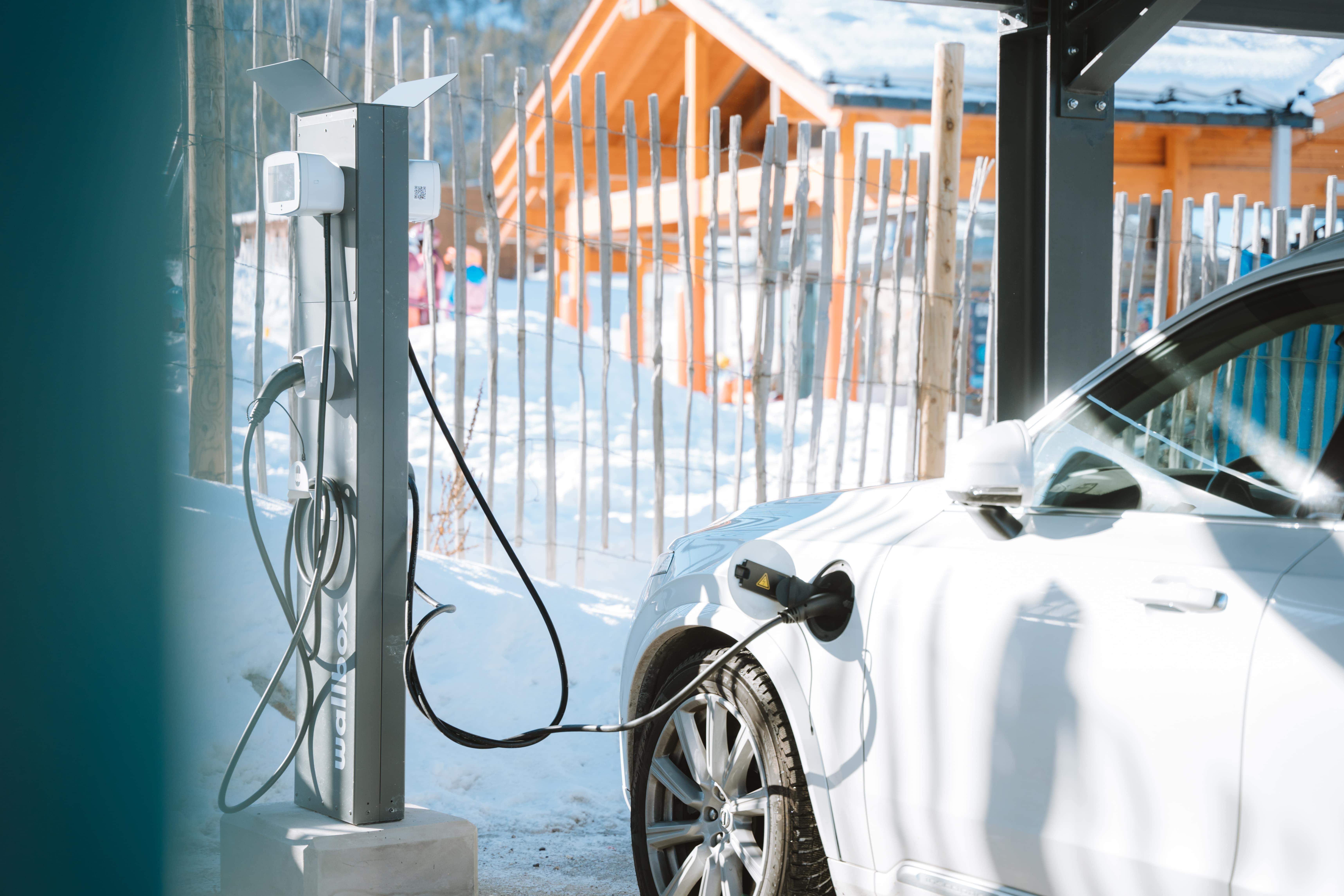 Catalunya concentra el mayor porcentaje de puntos públicos de recarga de coches eléctricos