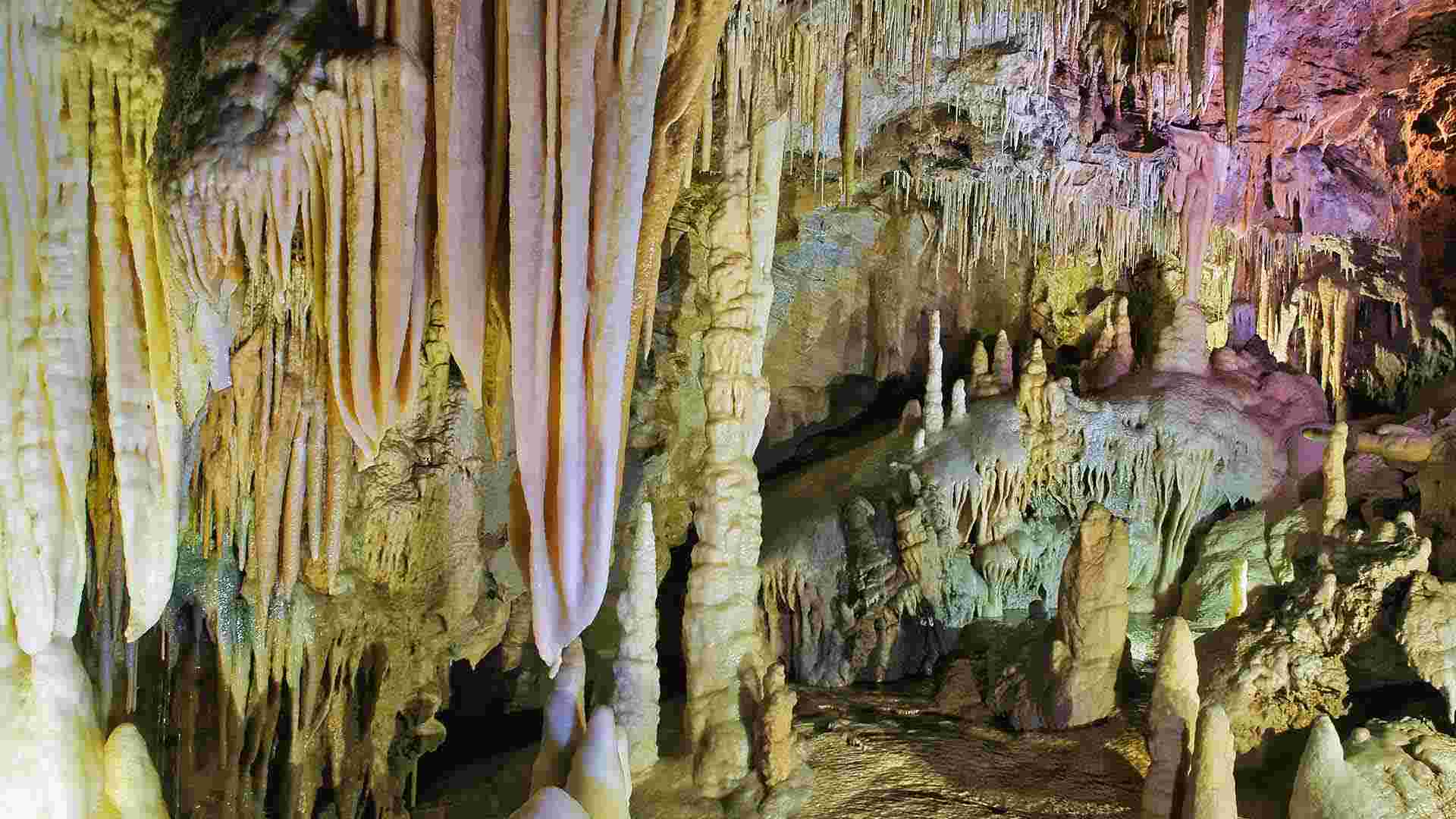 No puedes perderte estas espectaculares grutas de los Pirineos catalanes, ¡son sitios únicos!
