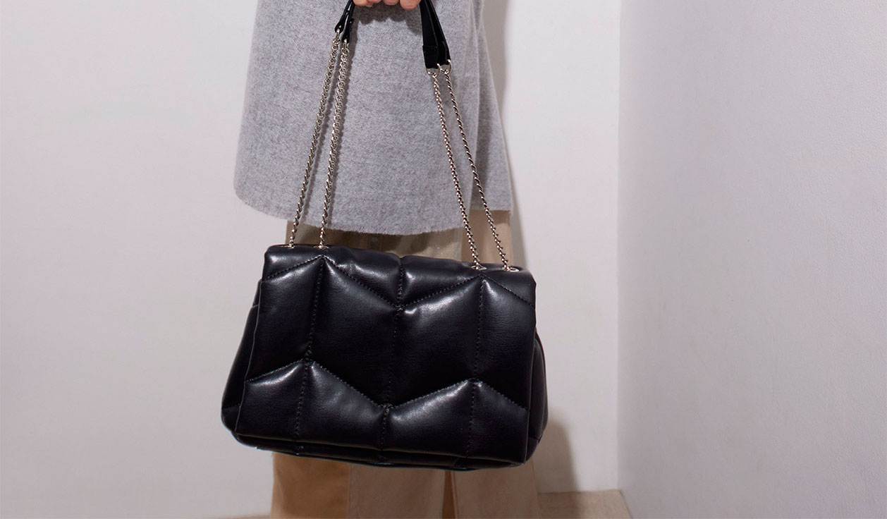 Parfois tiene un bolso que podría estar en el escaparate de una tienda de marca en París