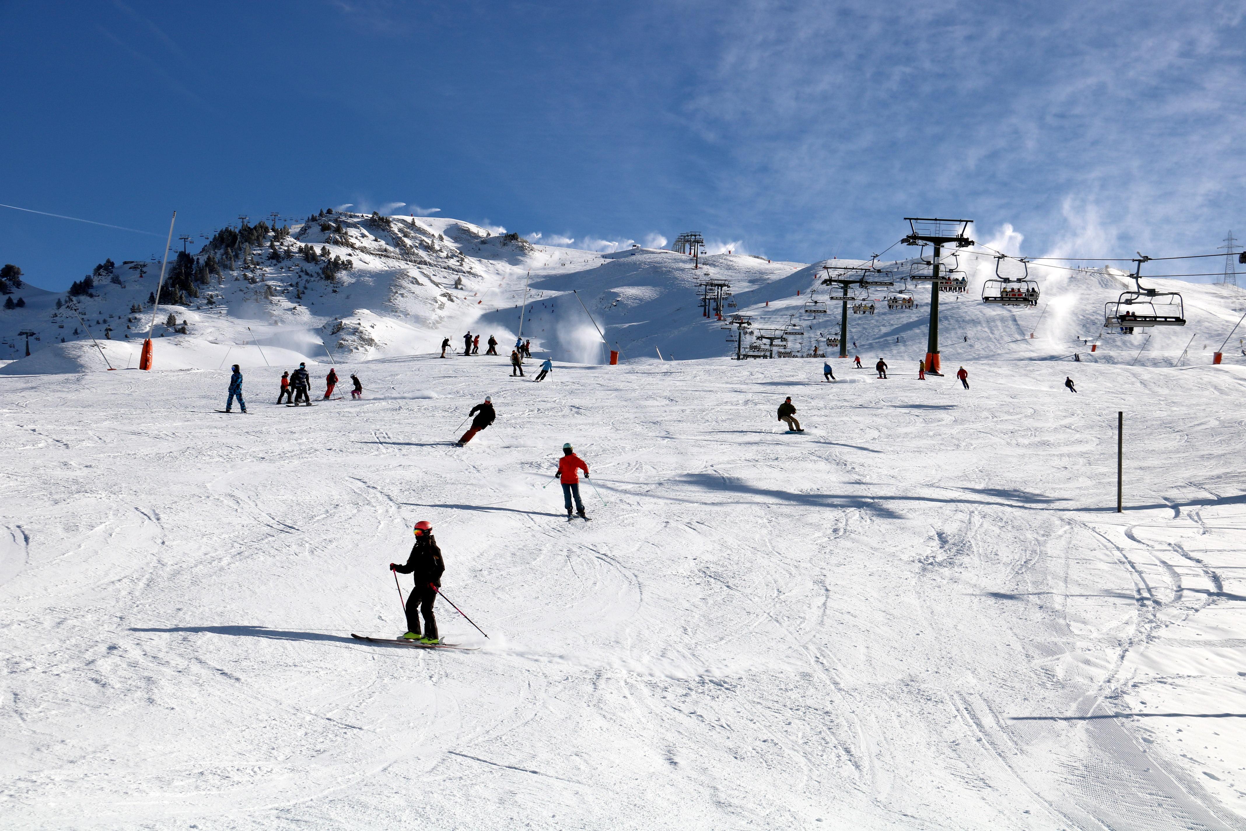 Les estacions d’esquí inauguren la temporada de manera parcial