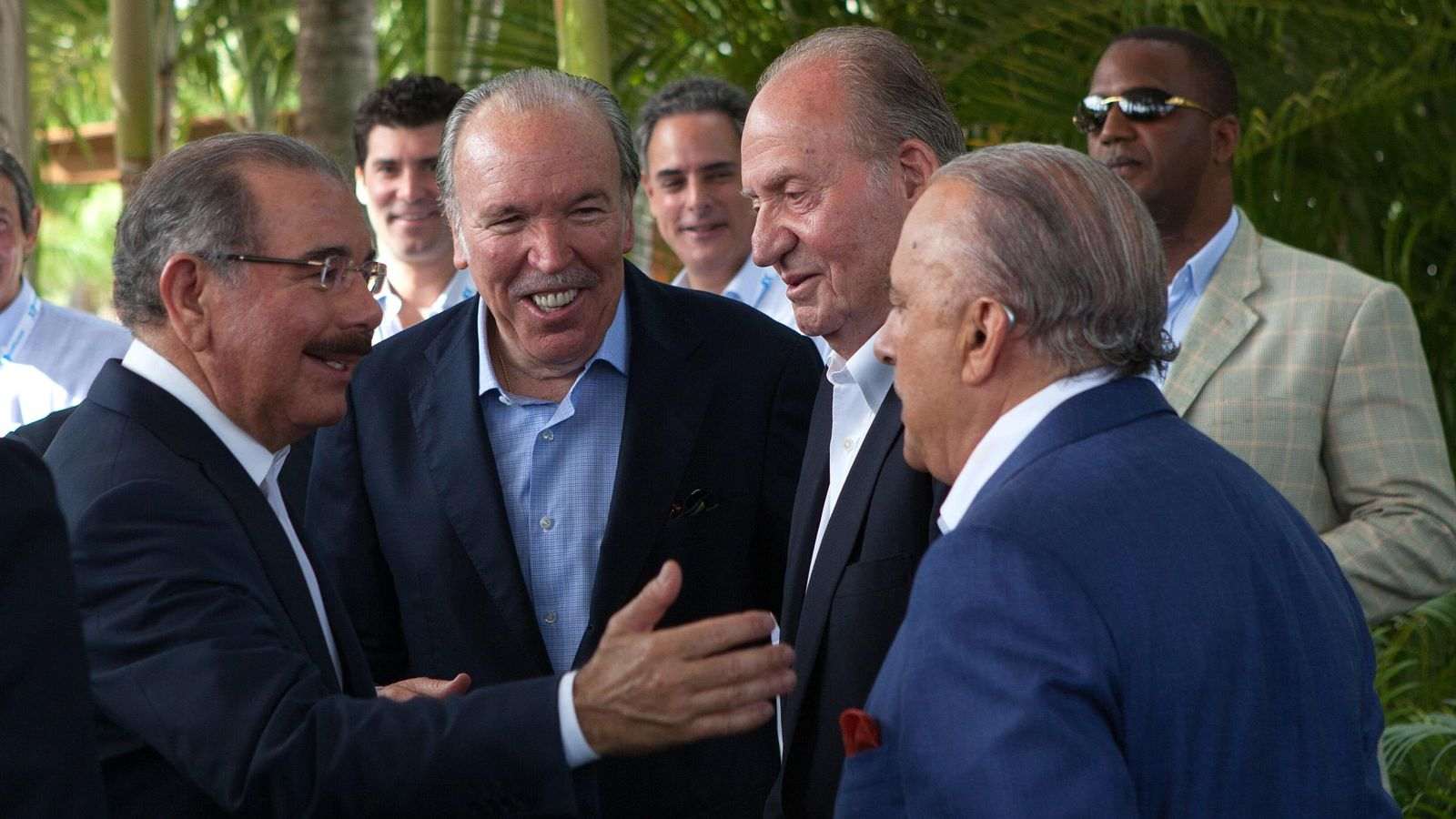 Juan Carlos con amigos efe