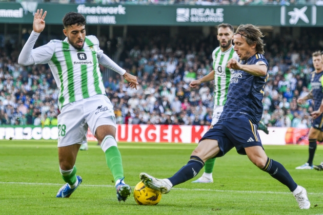Modric exterior Chadi Riad Betis Real Madrid EFE Modric exterior Chadi Riad Betis Real Madrid EFE