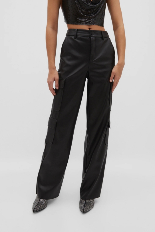 Pantalón de Stradivarius Pantalón de Stradivarius