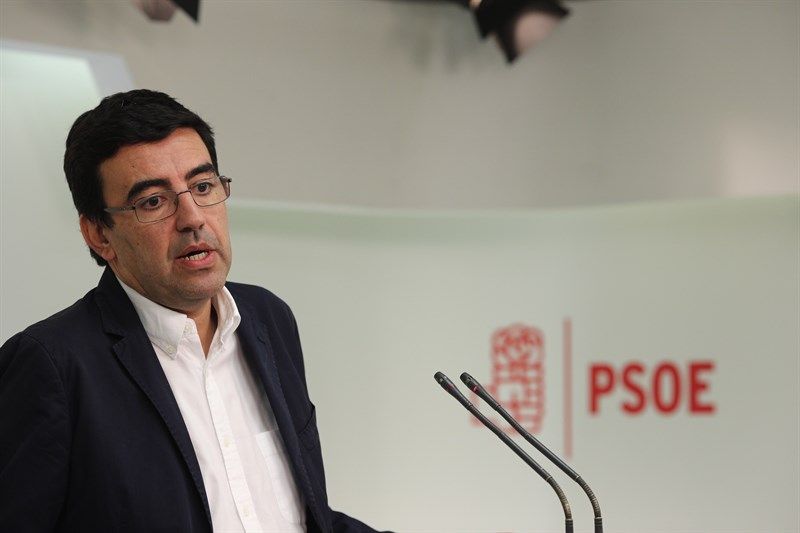 La gestora del PSOE creu que investir Rajoy podria reparar el "dany" del PP