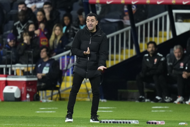 Xavi Hernández dando indicaciones durante el Barça - Girona / Foto: EFE