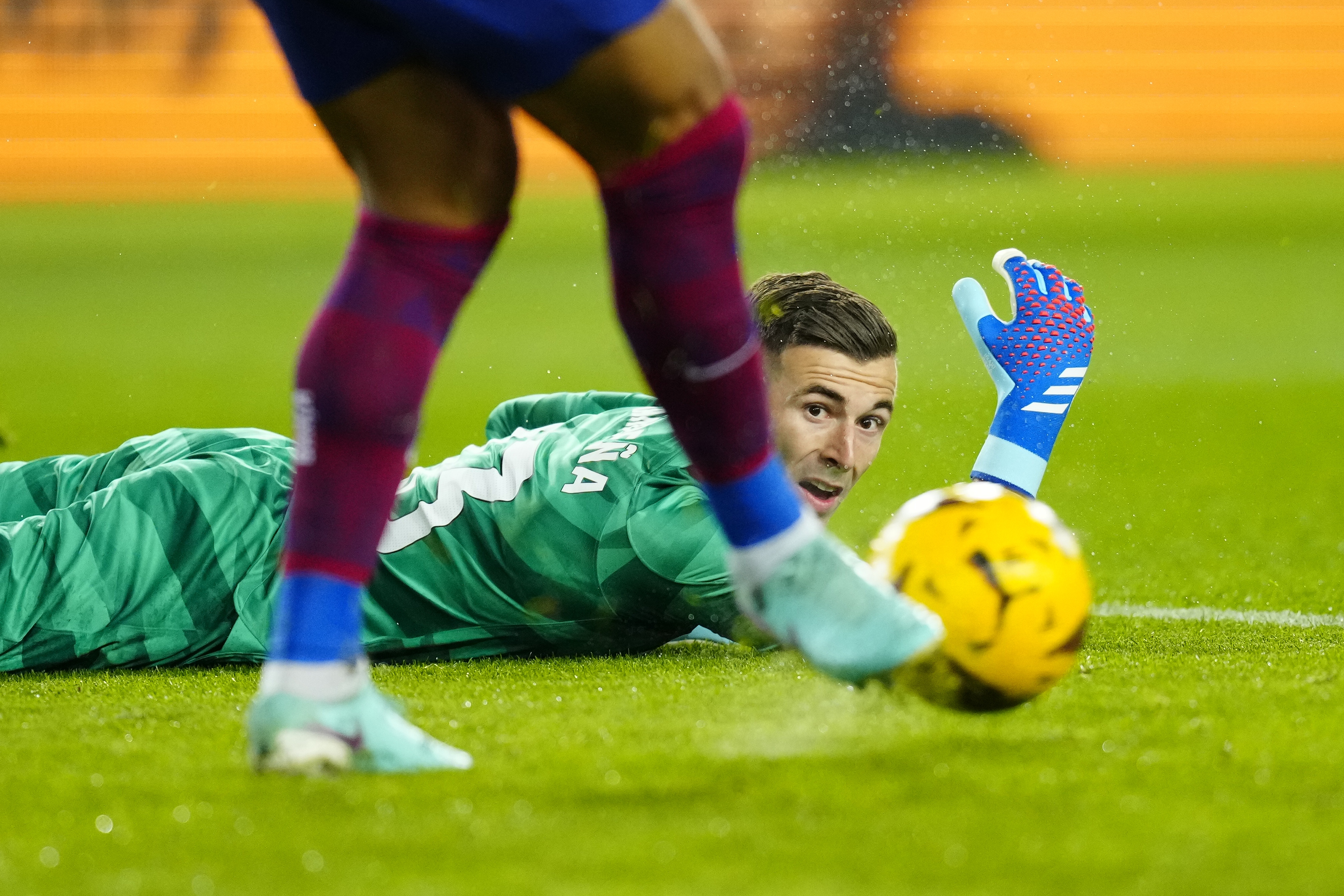 Iñaki Peña, 1 de los señalados en la derrota del Barça contra el Girona