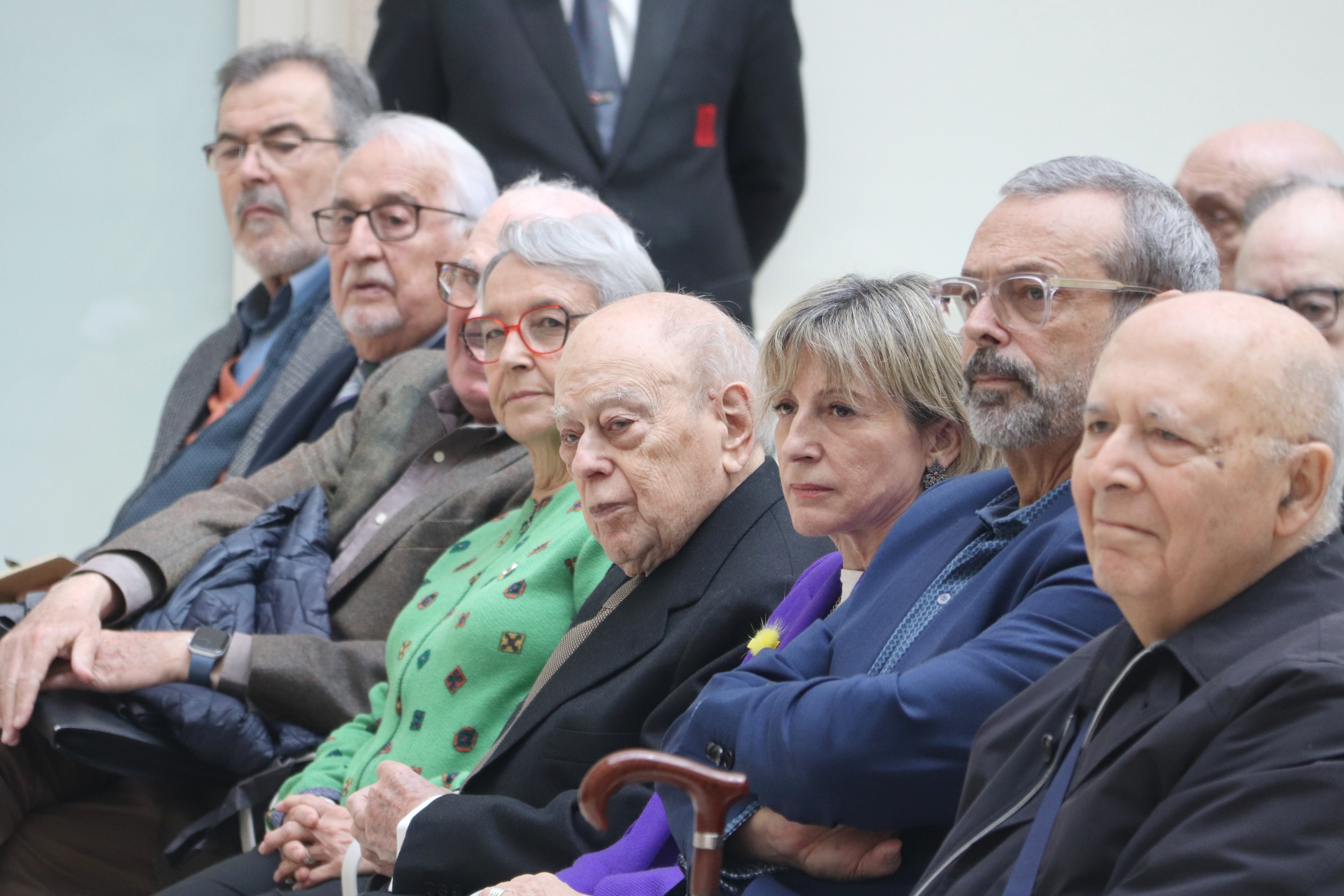 Pujol, Rigol, Benach, Forcadell y De Gispert, juntos en el Parlament por la Associació d'Antics Diputats