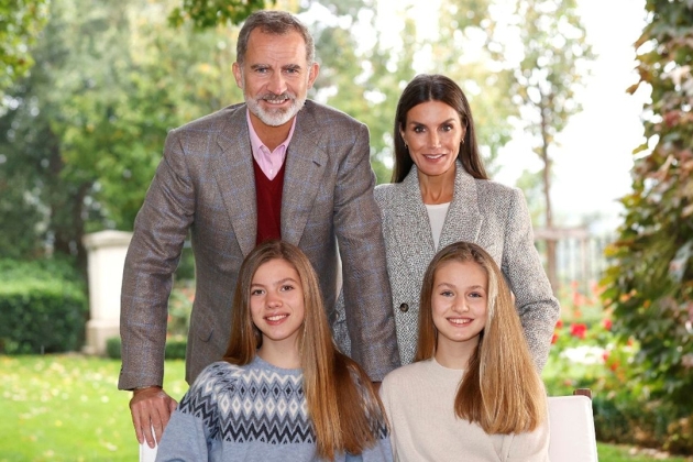 Felipe y Letizia con Leonor y Sofía Navidad 