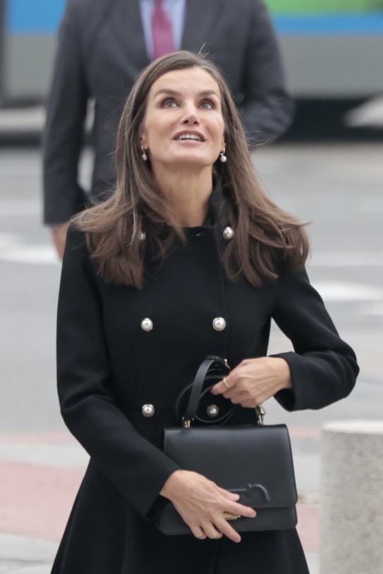 Letizia reaparece en pleno sex scandal GTRES Letizia reaparece en pleno sex scandal GTRES