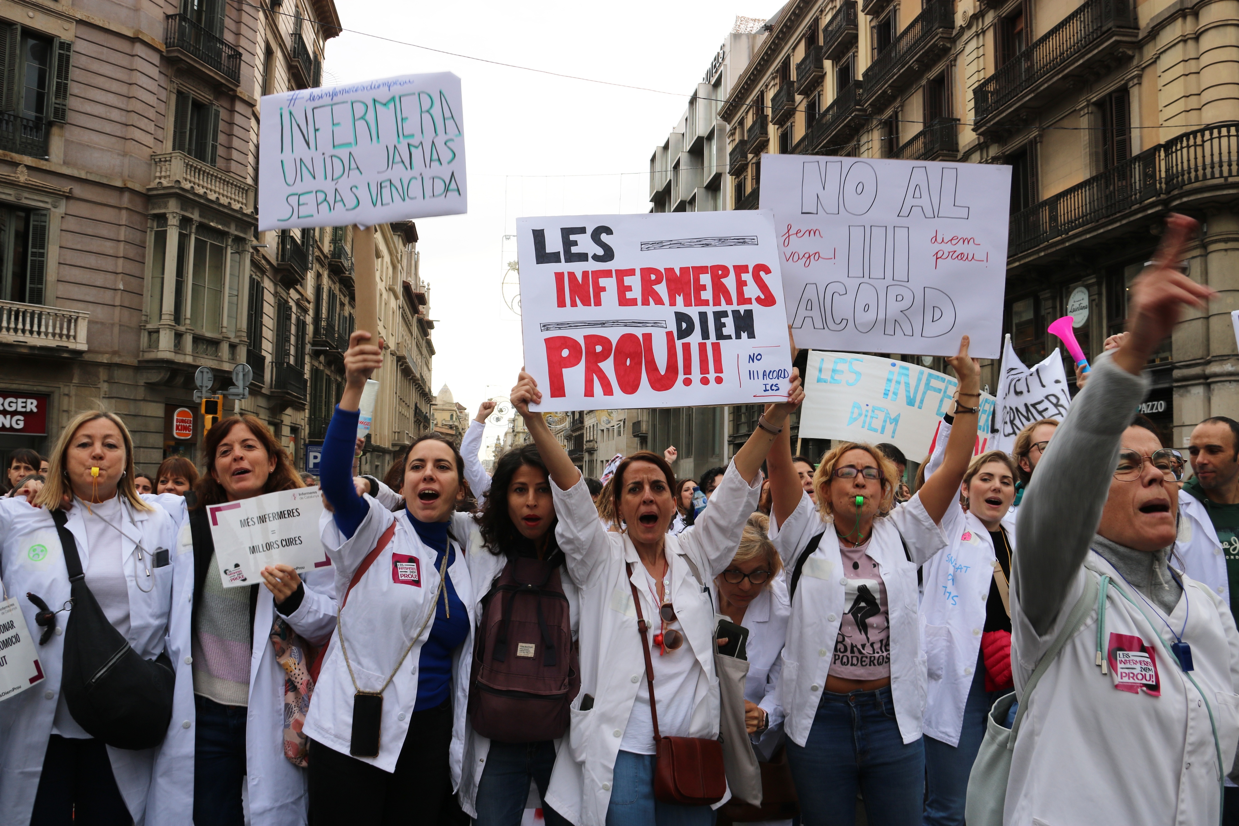 Infermeres de Catalunya mantiene la huelga hasta que Salut implemente mejoras a la espera de la recalificación