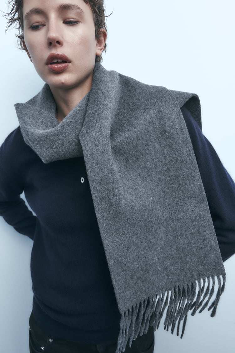 Zara recupera la bufanda dels anys 90