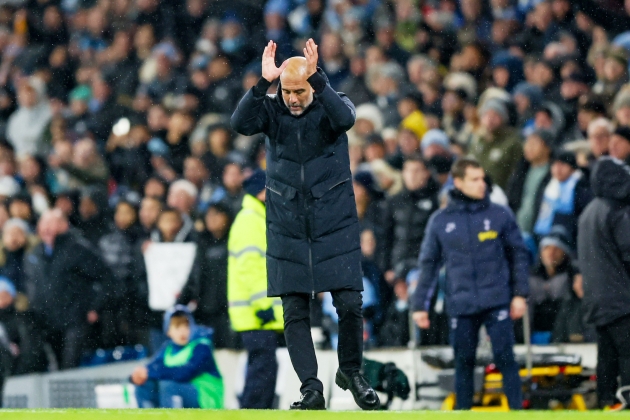 Pep Guardiola aplaudint després d'un partit del Manchester City / Foto: Europa Press