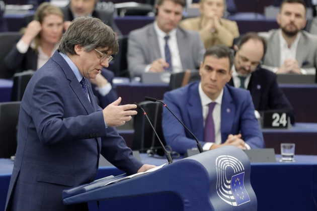 Carles Puigdemont y Pedro Sánchez en el Parlamento Europeo/ EFE