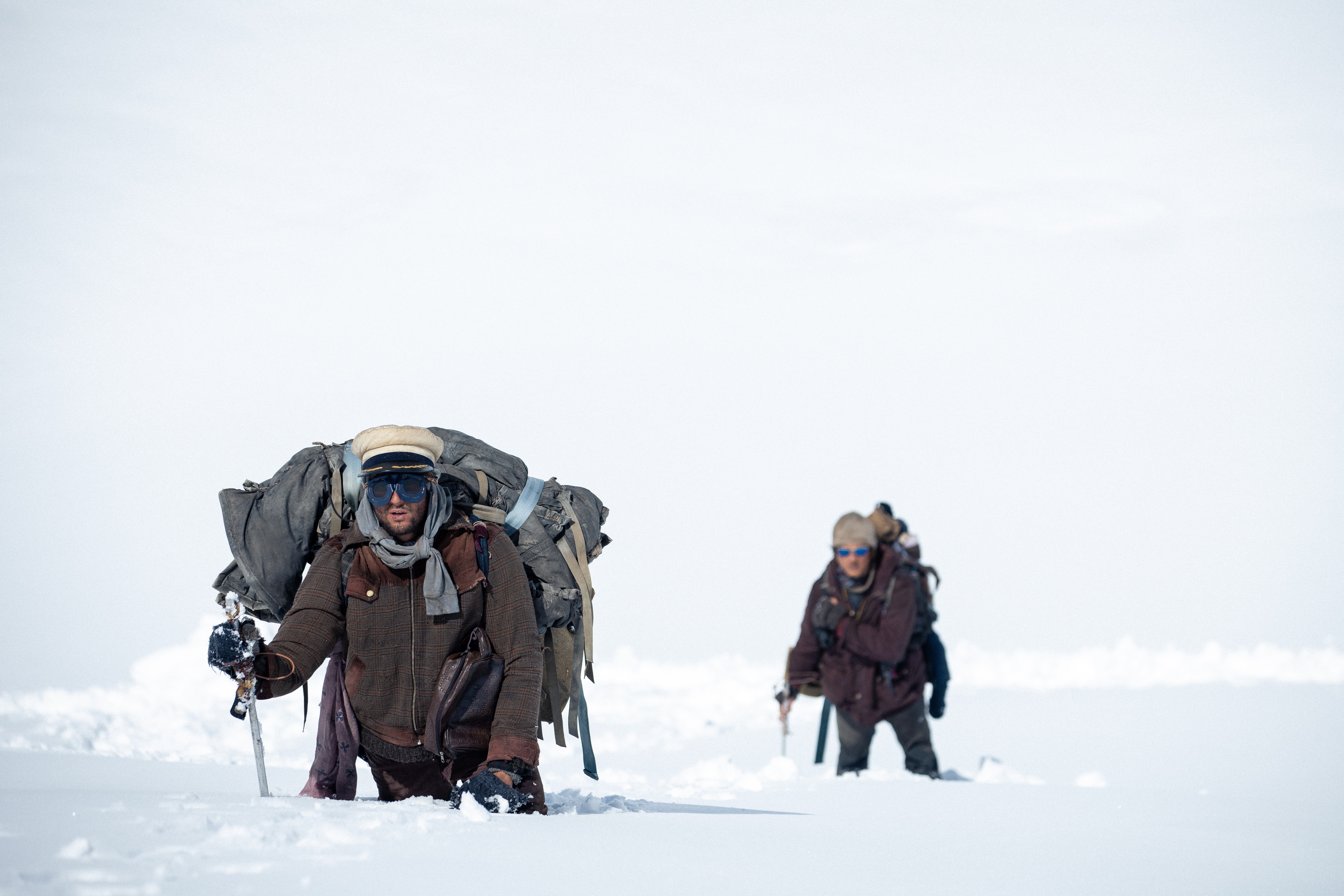 Cinesa y Yelmo no proyectarán 'La sociedad de la nieve' en protesta contra Netflix