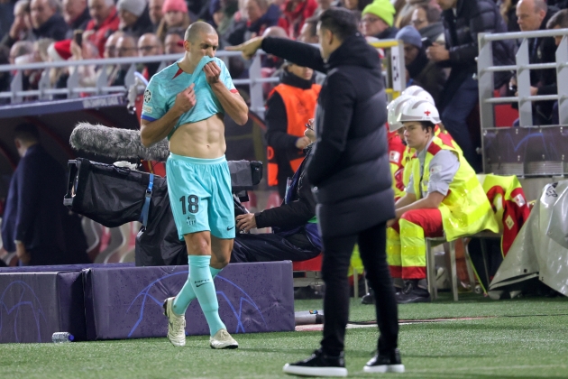 Oriol Romeo tras ser substituido miedo Xavi Hernández en Amberes / Foto: EFE