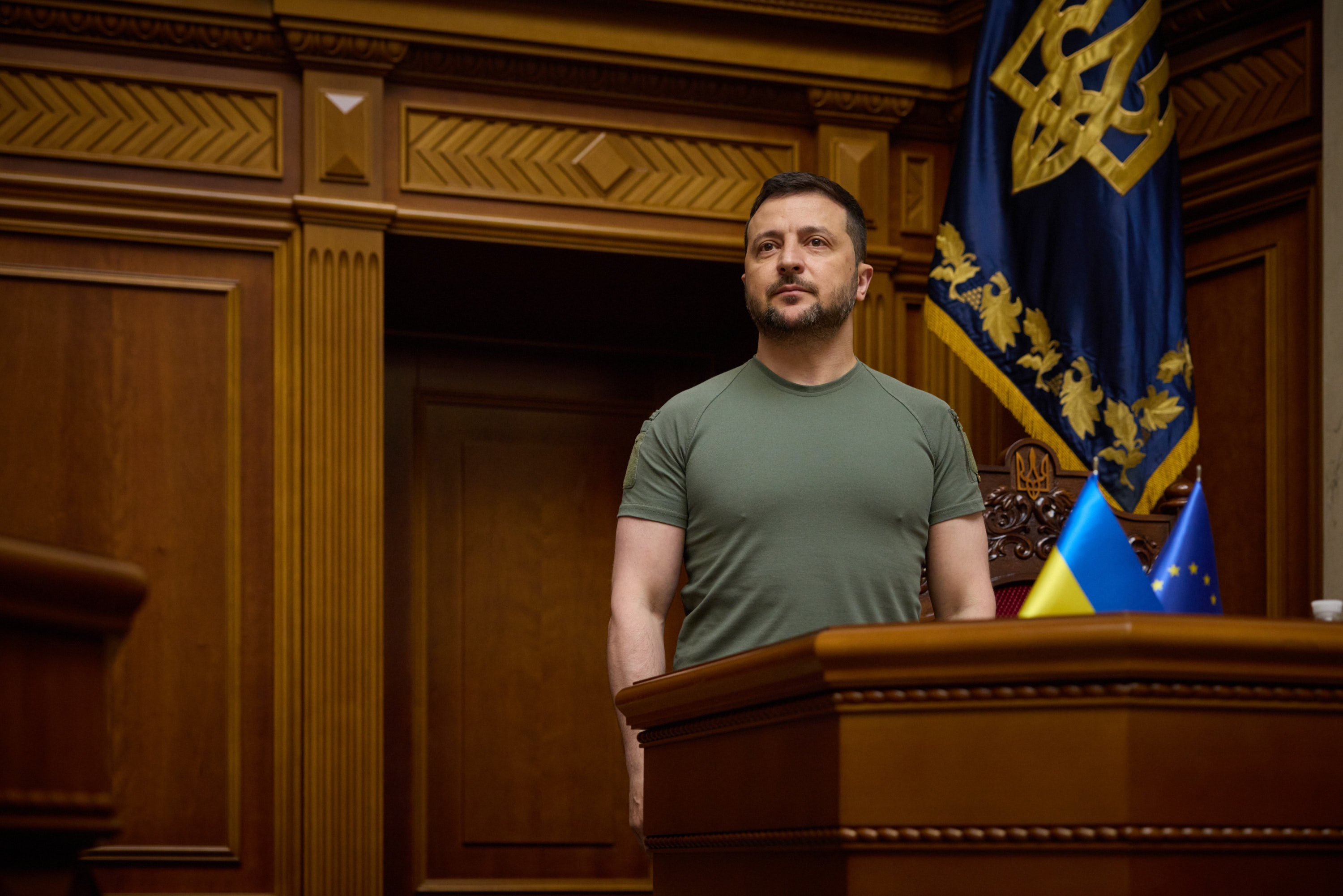 Zelenski da por primera vez una cifra de muertos militares ucranianos