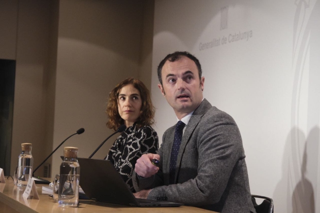 La consejera|consellera de Justicia, Gemma Ubasart, y el director de Memoria, Alfons Aragoneses. Foto: D.J La consejera|consellera de Justicia, Gemma Ubasart, y el director de Memoria, Alfons Aragoneses. Foto: D.J