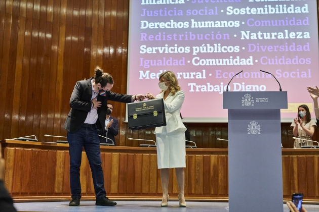 Traspàs de cartera de Pablo Iglesias a Yolanda Díaz   Europa Press