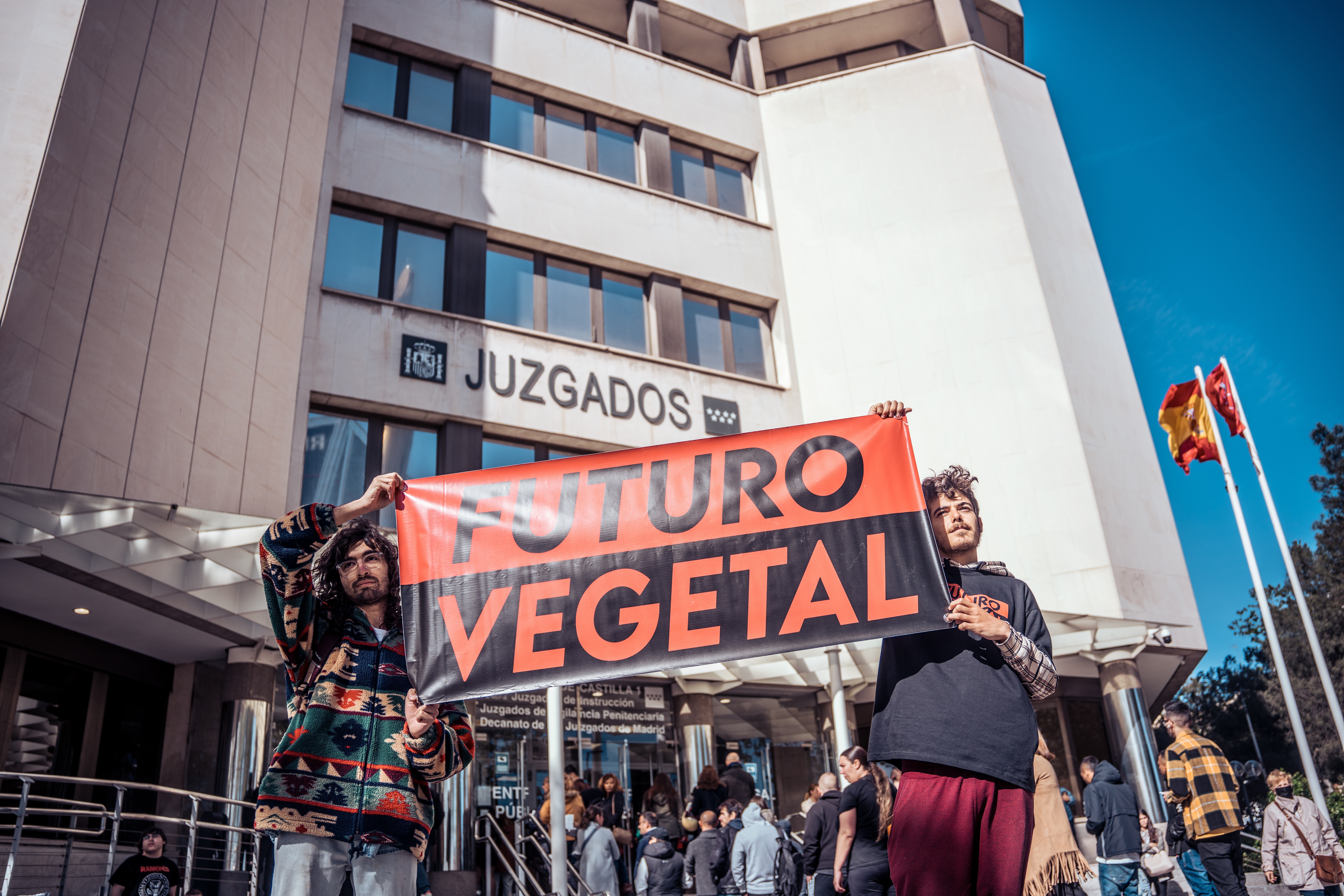 Detinguts dos activistes ecologistes de Futur Vegetal pel sabotatge a una gasolinera