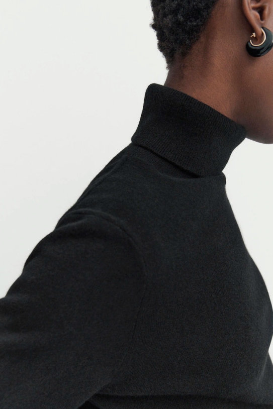 Jersey de cuello alto y manga larga Jersey de cuello alto y manga larga