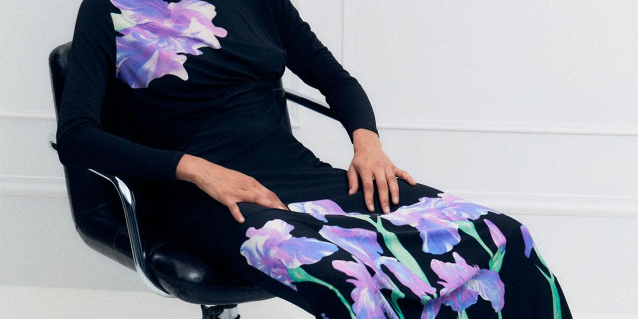 Sfera le pone flores al invierno en el vestido que ha sido llegar y triunfar