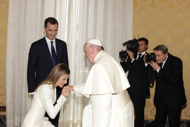 Letizia con el papa efe