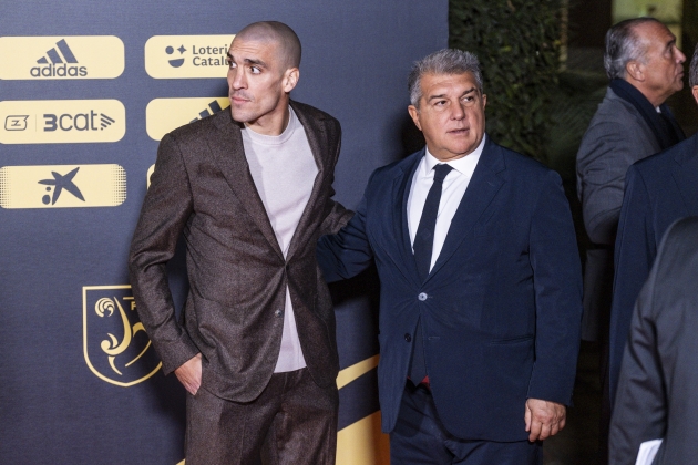 Gala d'estrelles del futbol català, antiga fàbrica Estrella Damm oriol romeu laporta / Foto: Carlos Baglietto