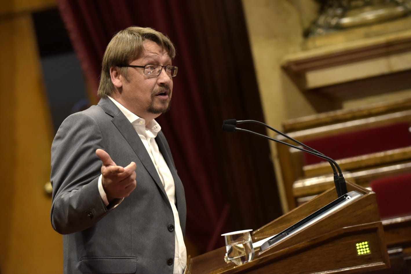 Domènech, a Torra: “Serà el president del Govern o el president de Puigdemont?”