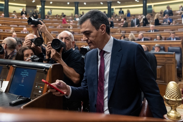 pedro sánchez congreso diputados movil - europa press