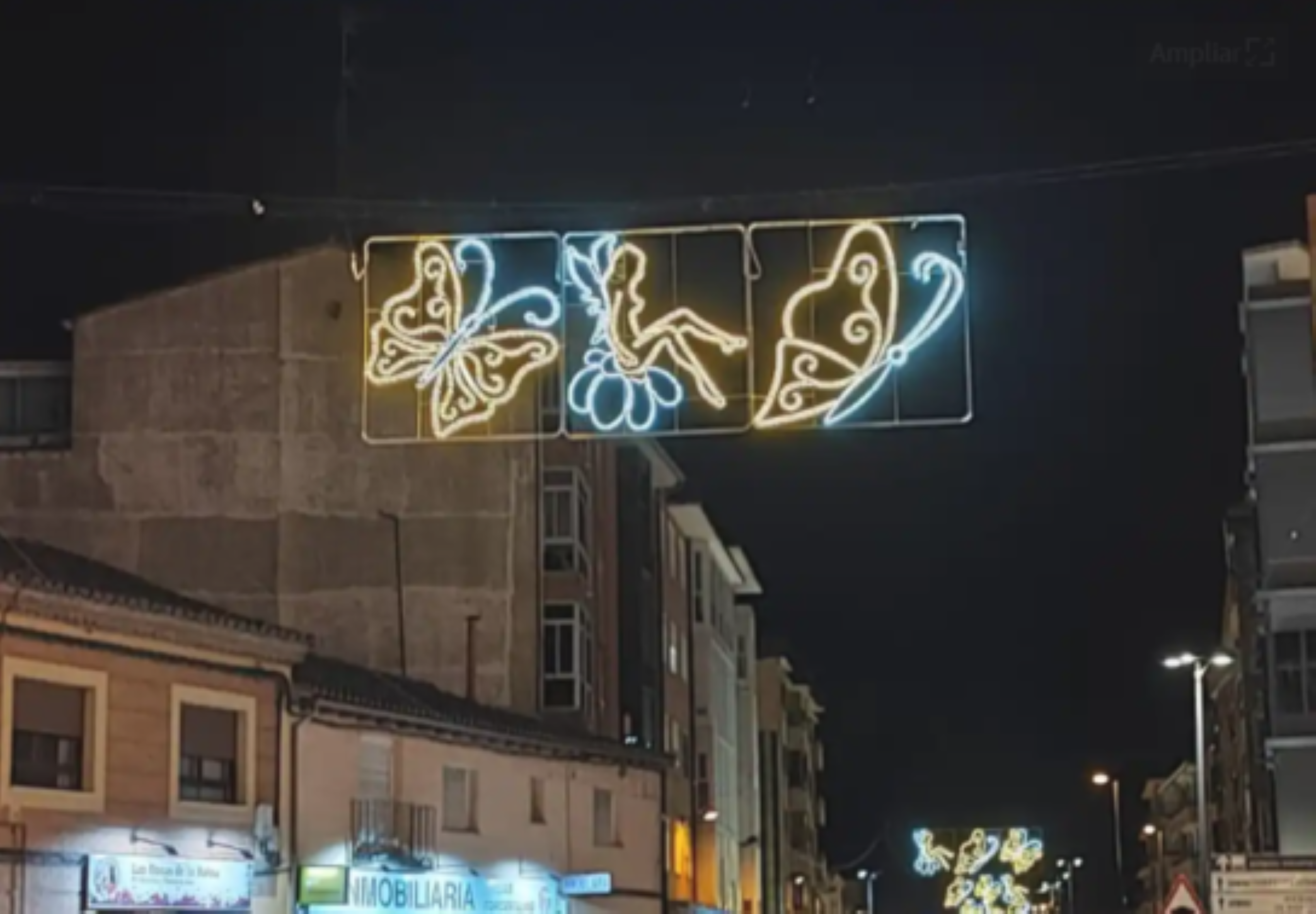 Polèmica a Tordesillas per uns llums de Nadal eròtics