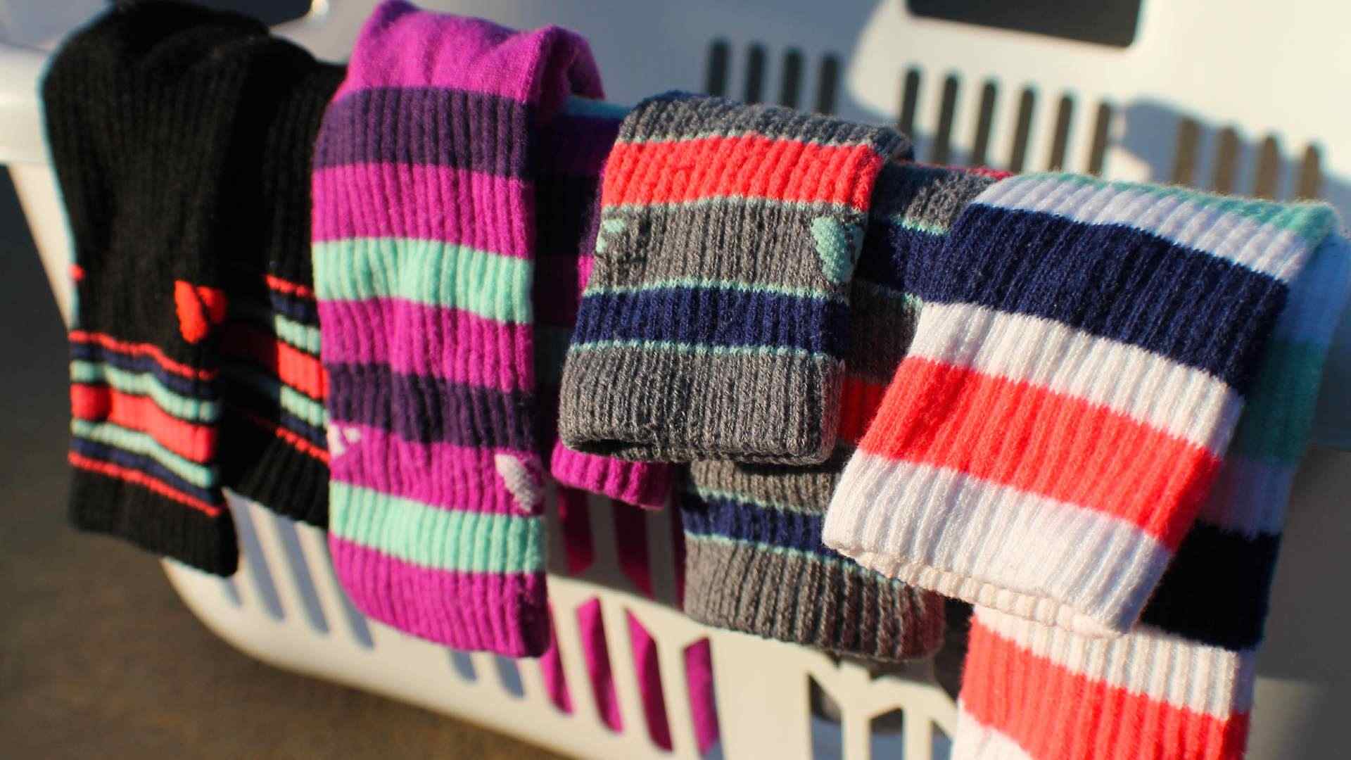 5 trucos para que nunca más se te pierdan o desparejen los calcetines en la lavadora