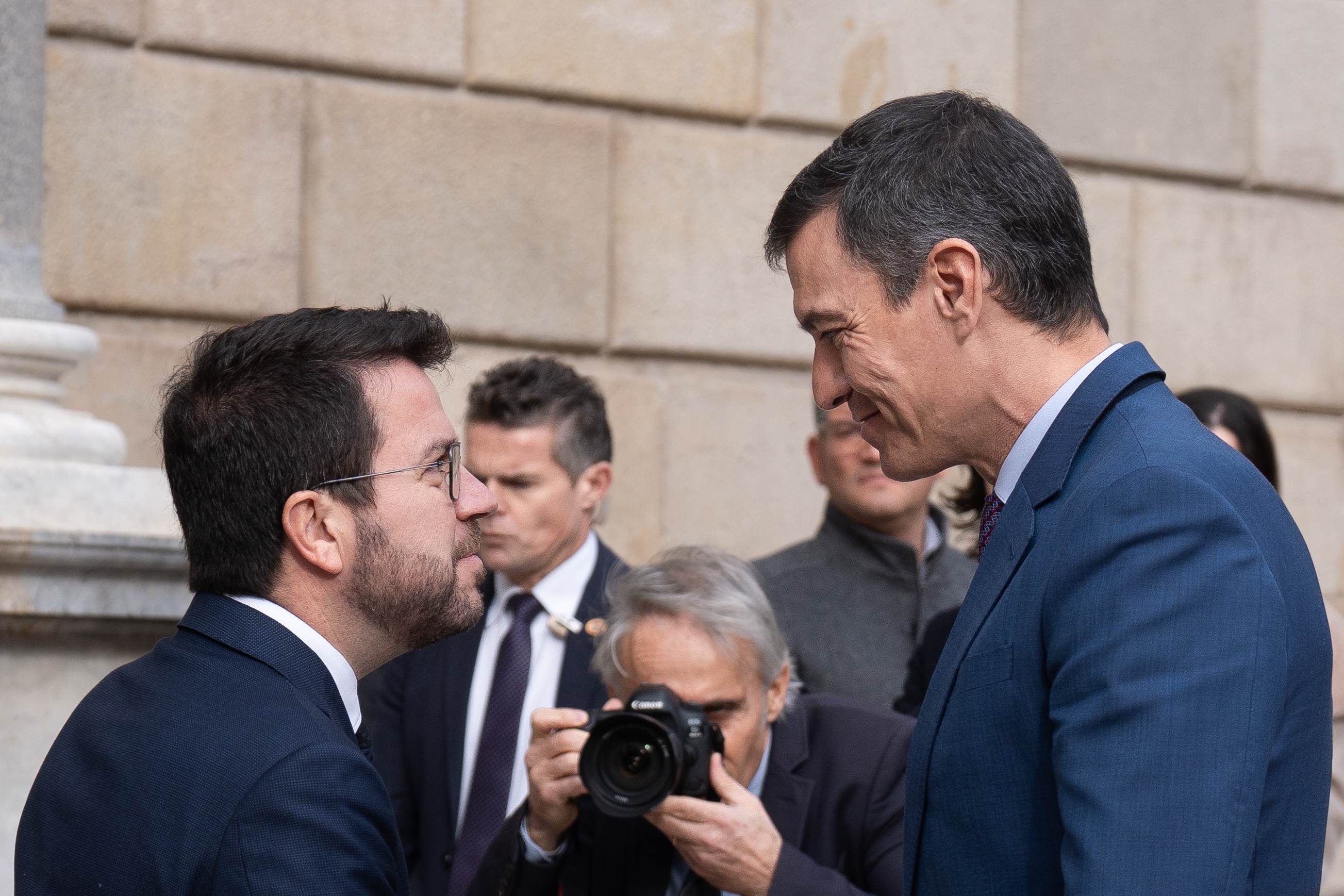 ERC y PSOE paralizan la mesa de diálogo por las elecciones del 12-M