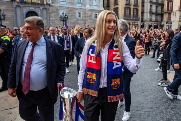 Joan Laporta i Alèxia Putellas amb la Champions femenina guanyada amb el Barça / Foto: Europa Press