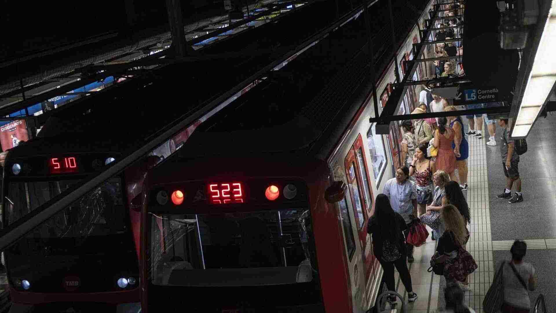 Transport públic a Barcelona per Cap d'Any i Reis: horari de metro, FGC i Rodalies