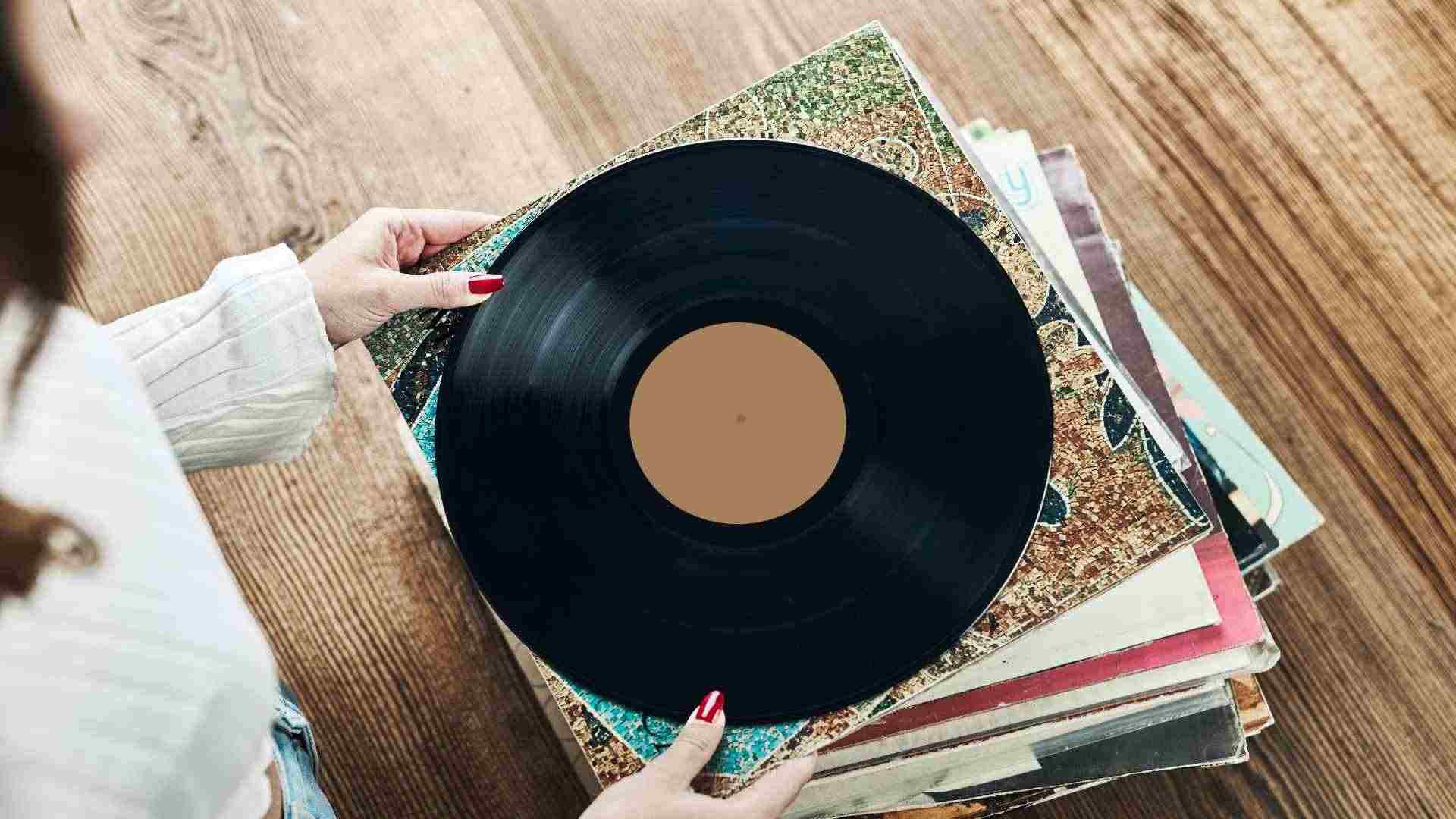 5 maneras de aprovechar esos discos de vinilo que no quieres para nada pero te da pena tirar