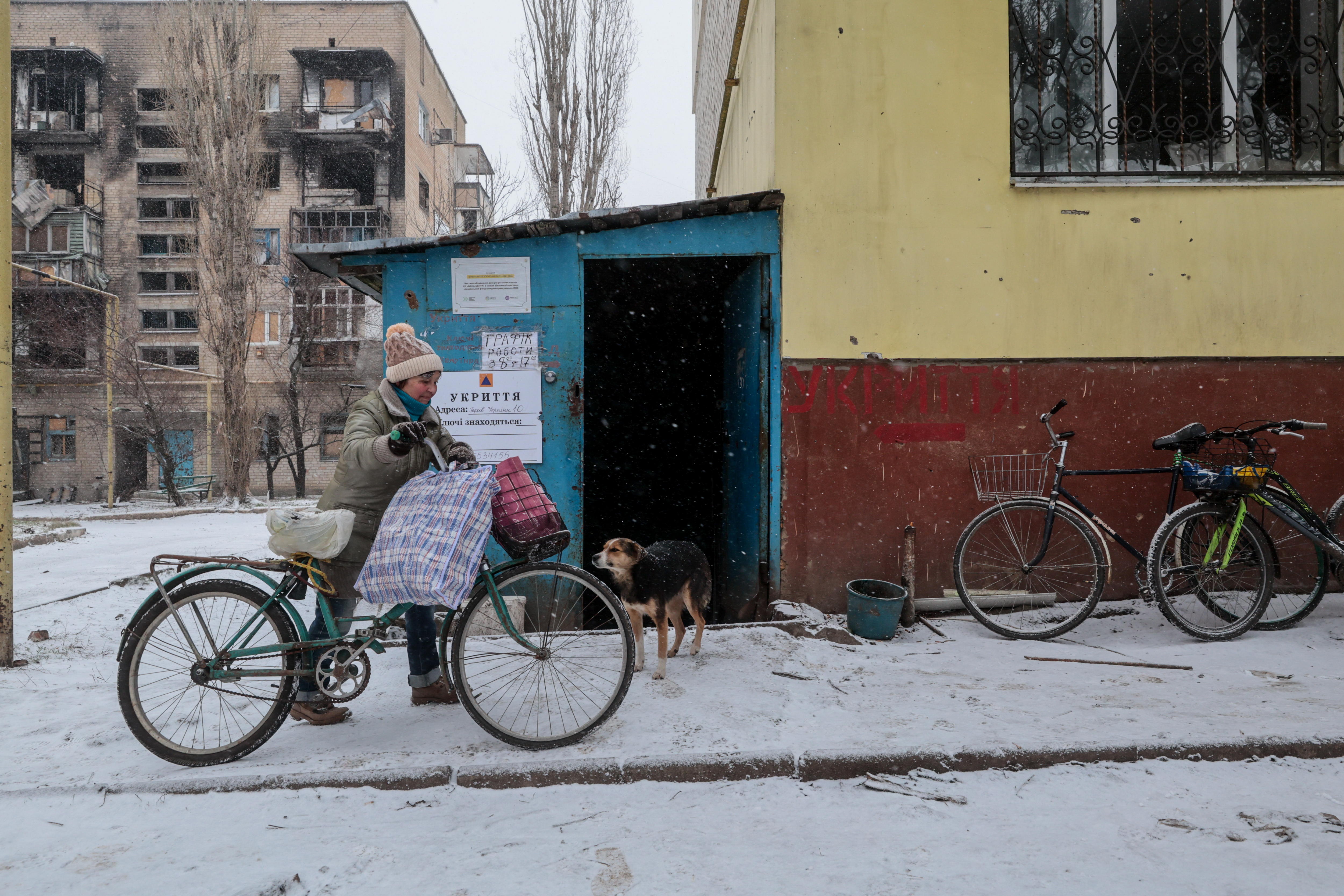 Rússia ataca l'estació de tren a Kherson i continua assegurant l'única victòria clau en sis mesos