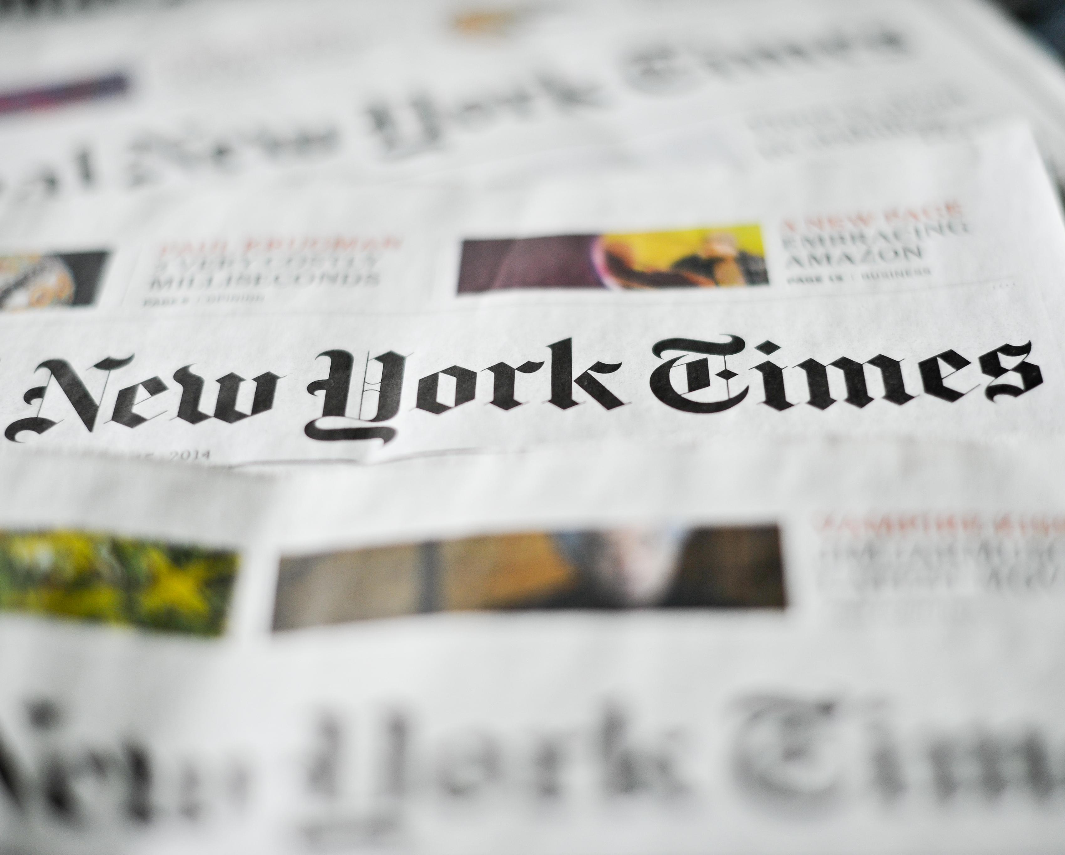 'The New York Times' demanda a Microsoft y OpenAI por el uso de sus textos sin permiso