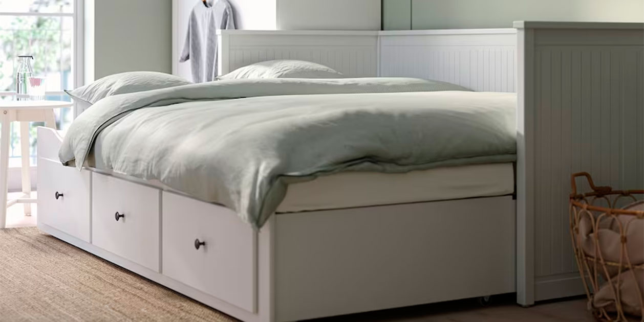 La cama número 1 en ventas en 2023 en Ikea tiene 3 grandes cajones