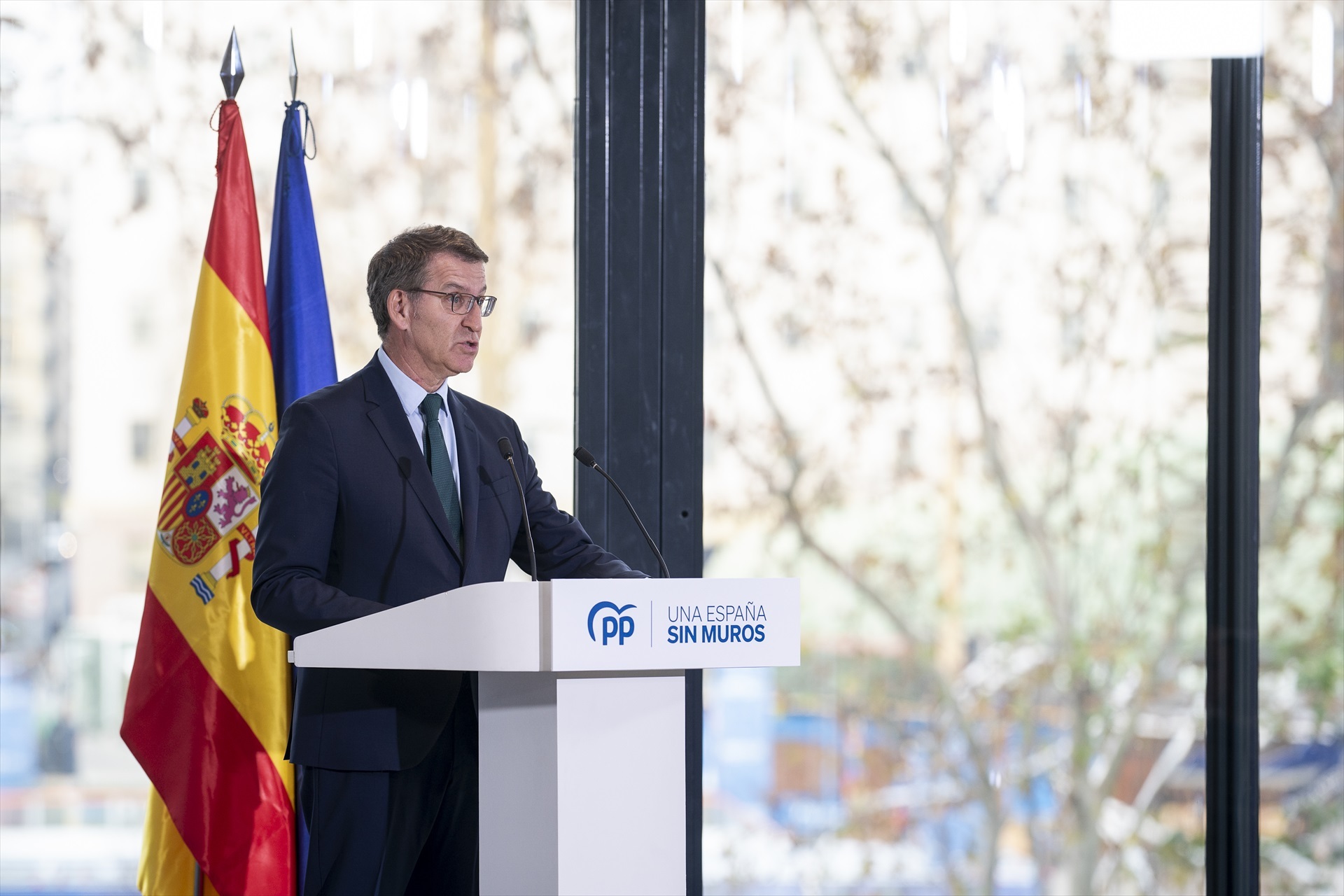 Feijóo: “Sánchez ha escollit acabar l’any brindant amb Bildu”