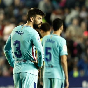 Piqué Busquets Barça Llevant EFE Piqué Busquets Barça Llevant EFE