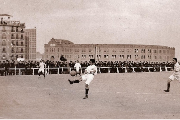 Primer terreno del juego del Real Madrid, al lado de la plaza de toros de Las Ventas (1902). Font Pinterest