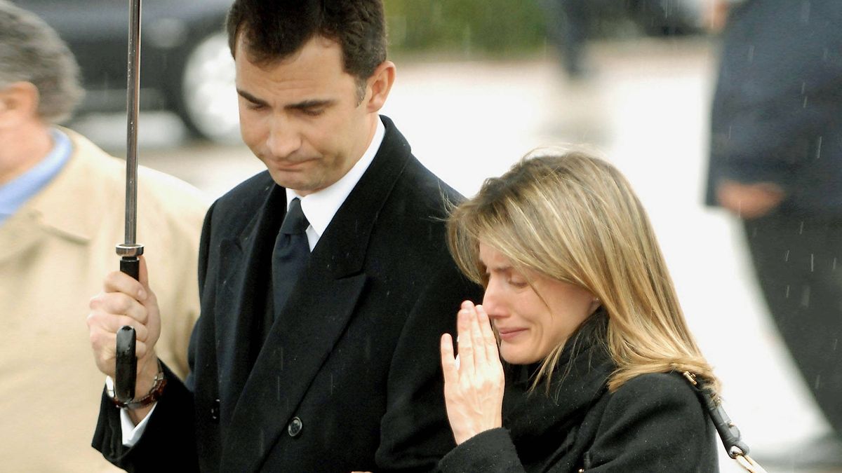 Letizia llorando funeral Erika Ortiz 