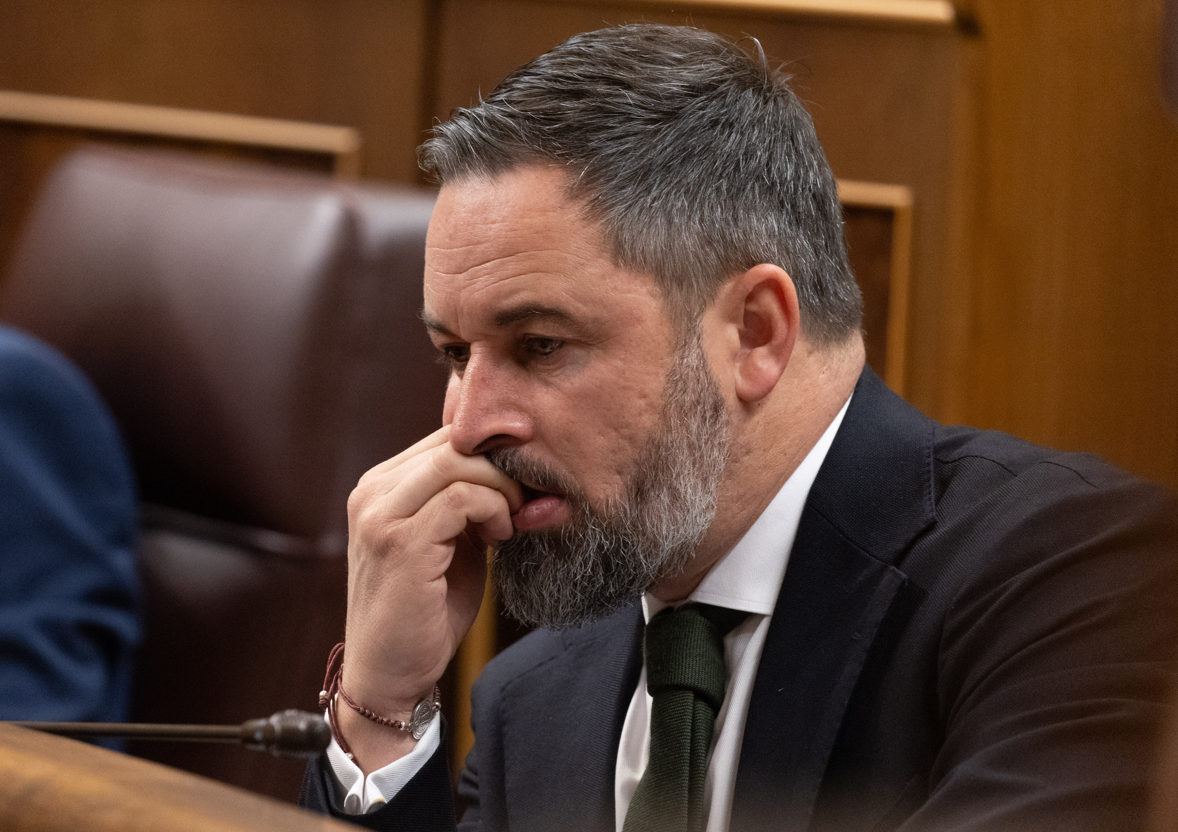 Vox pidió tres años de prisión a un hombre por un muñeco de Abascal con un disparo en la cabeza