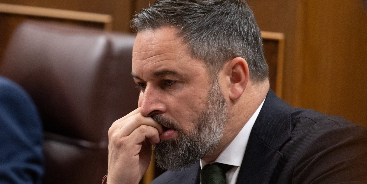 Las bases de Vox impulsan una revuelta contra Abascal y su núcleo duro