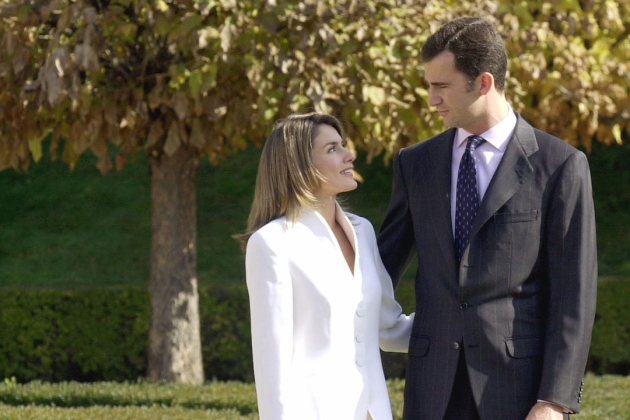 Letizia y Felipe anuncian su compromiso