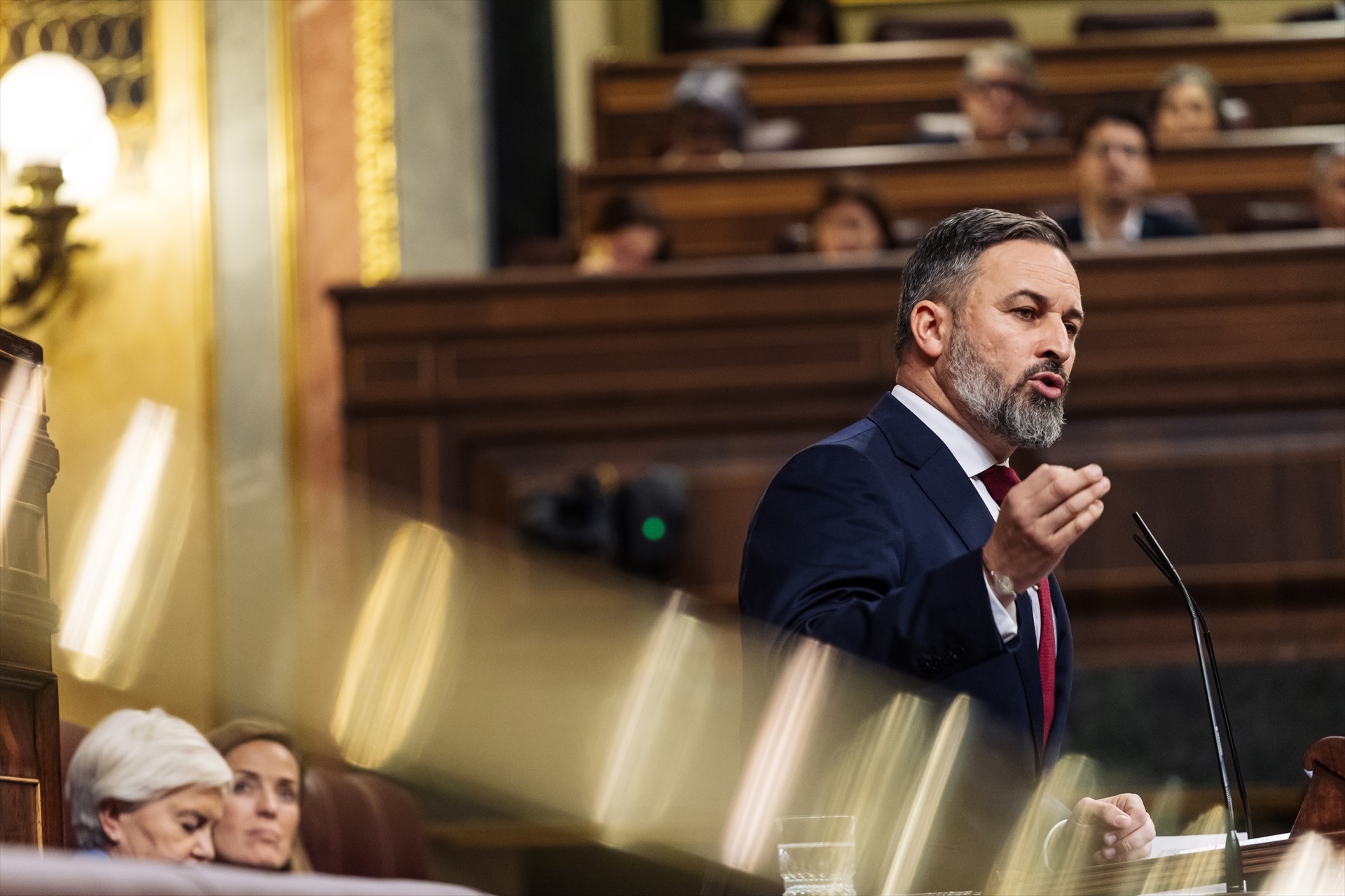 Vox proposa penes de 6 a 10 anys de presó per qui negociï investidures amb “pròfugs de la justícia”