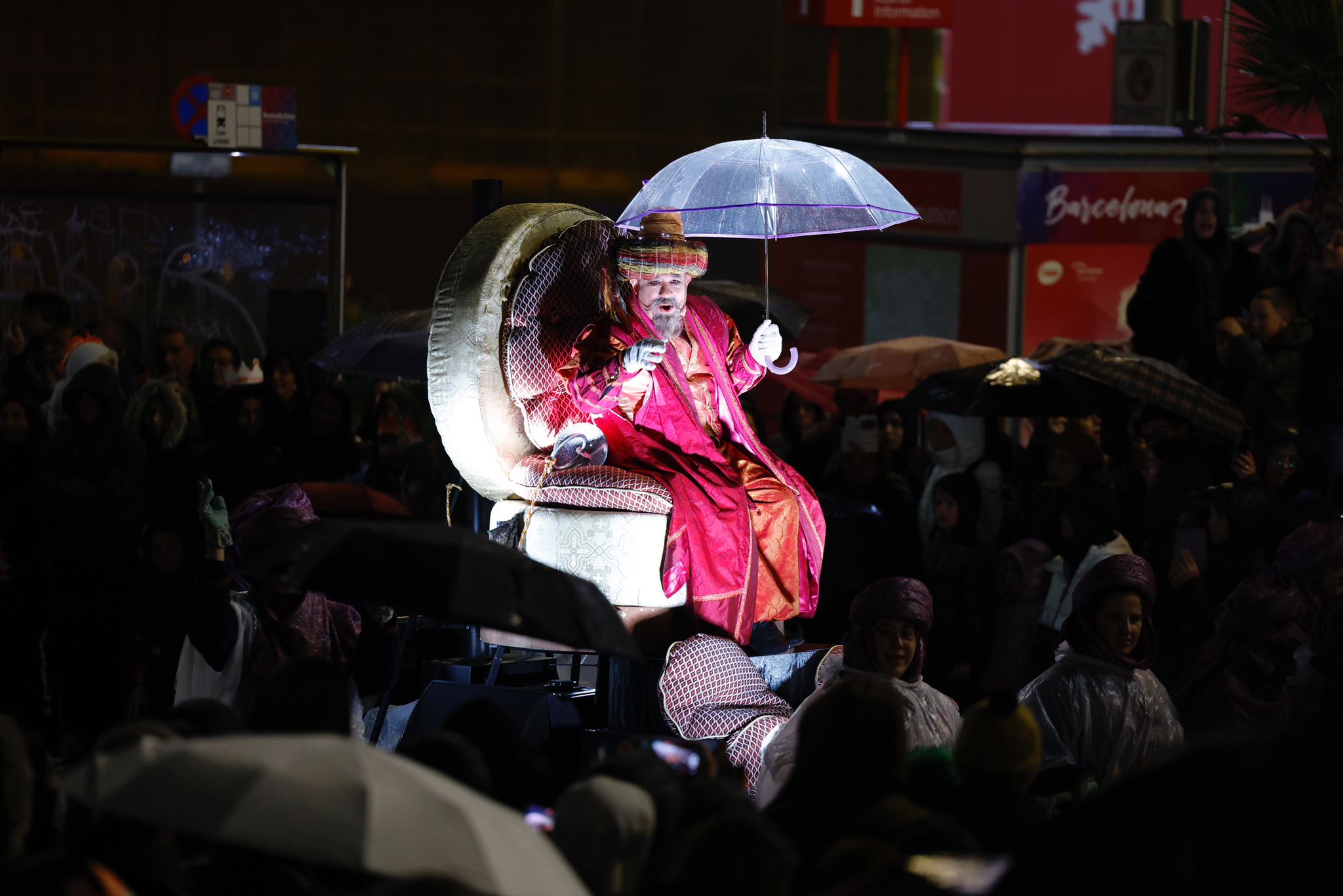 Los Reyes Magos traen lluvia, que obliga a cancelar cabalgatas en varios municipios de Catalunya