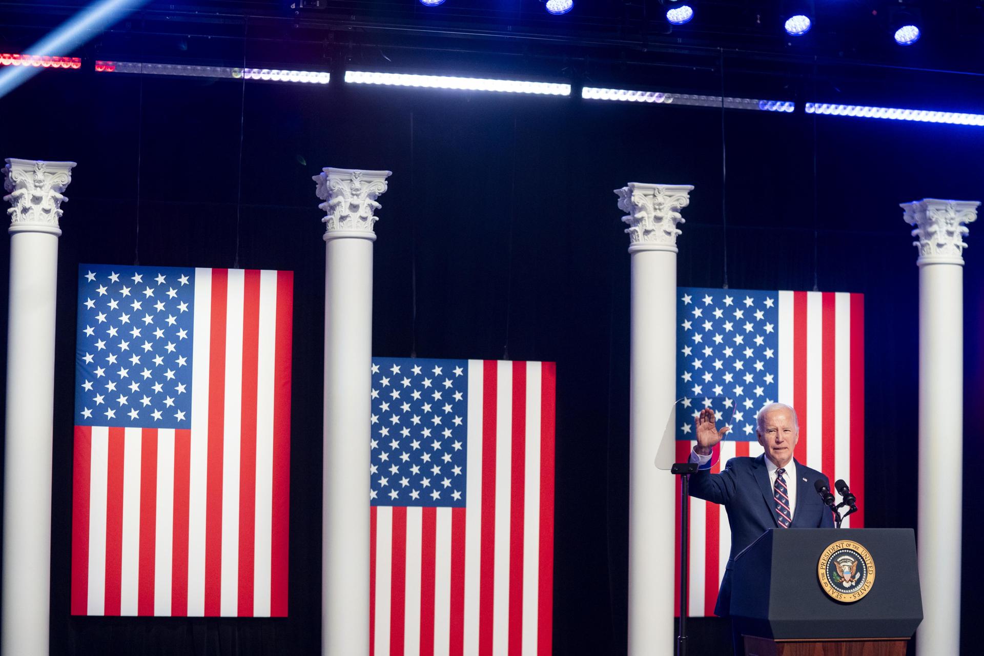 Joe Biden enciende las alarmas en EE.UU.: "La democracia y vuestra libertad están en juego"